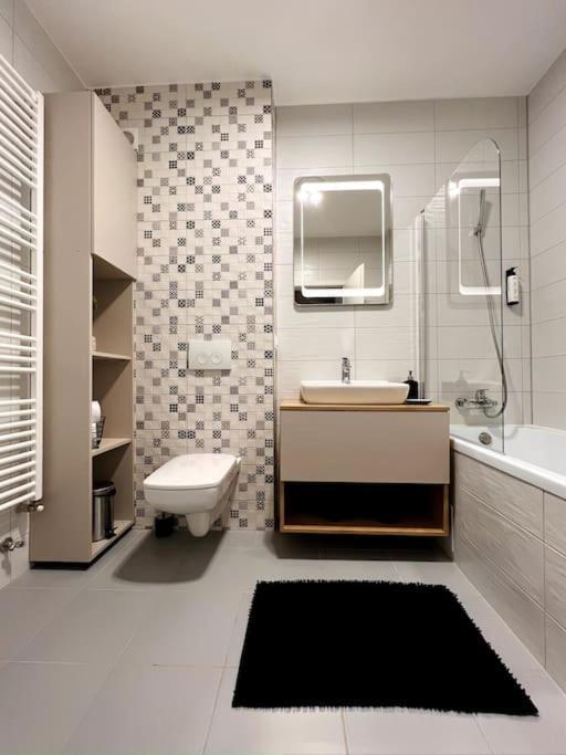 Skylark - Singapore Penthouse With Jacuzzi & Panoramic View Braşov Eksteriør bilde